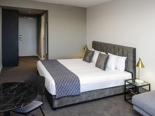 Room, 1 King Bed, Balcony