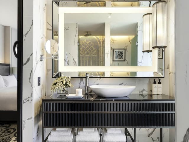 Superior Room, 1 King Bed