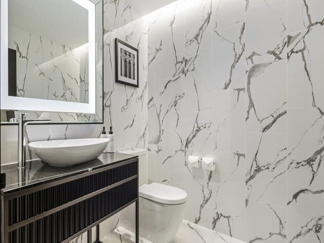 Club Suite, 1 King Bed, Club Lounge Access, Mountain View (Opera)