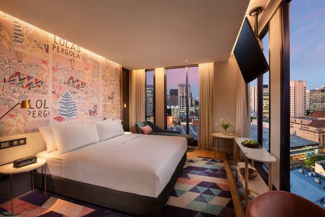 Premium Room, 1 King Bed, Corner