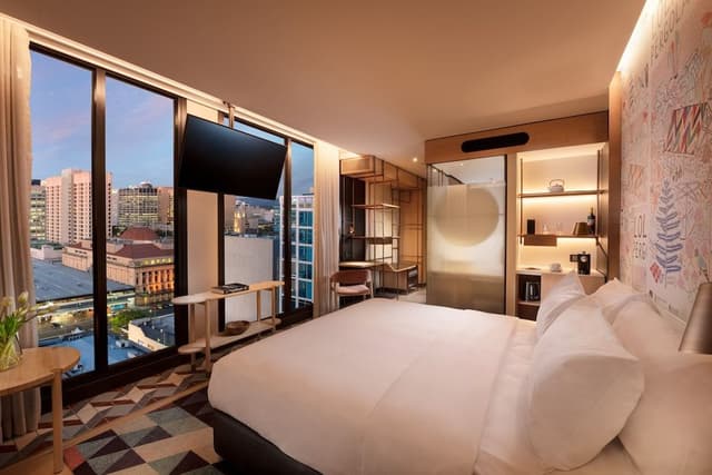 Premium Room, 1 King Bed, Corner