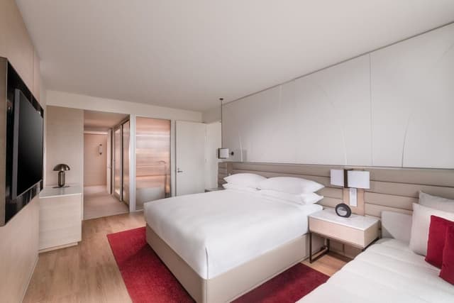 Executive Suite, 1 King Bed, Tower