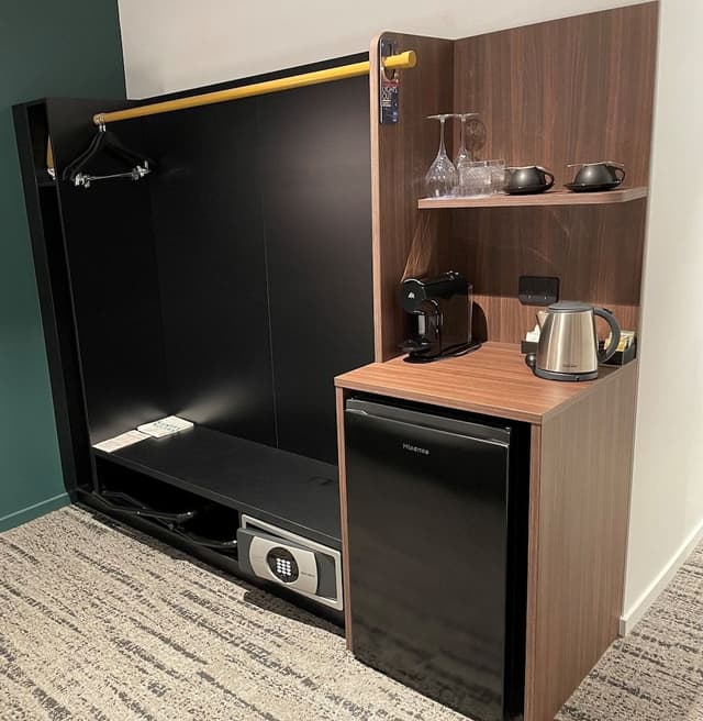Deluxe King Corner Room