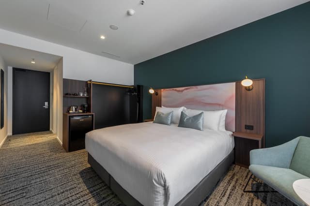 Deluxe Hotel Room