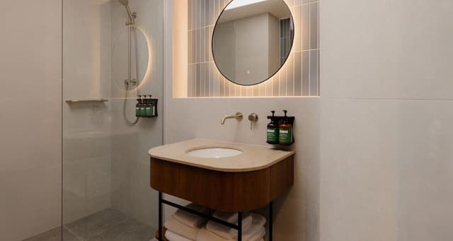 Premium Room, 1 King Bed, Kitchenette