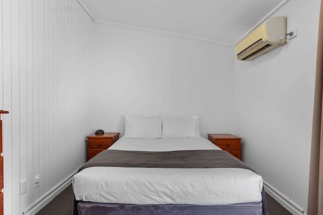 Standard Room, Non Smoking (1 Queen, 1 Full & 1 Twin Bed)