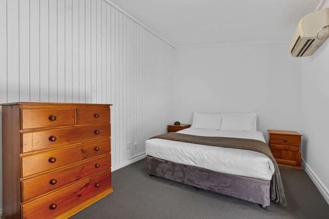 Standard Room, Non Smoking (1 Queen, 1 Full & 1 Twin Bed)