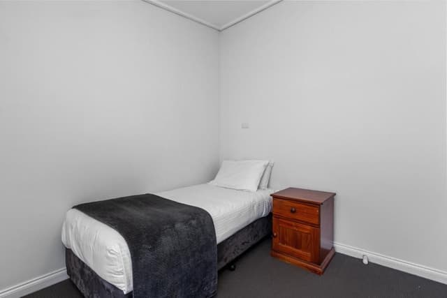 3 Bedroom with Free Wifi and Parking