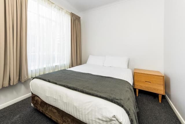 3 Bedroom with Free Wifi and Parking