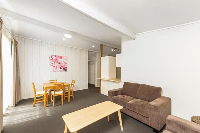 3 Bedroom with Free Wifi and Parking