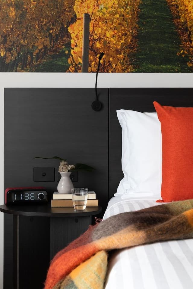 Deluxe Room, 1 King Bed, Balcony