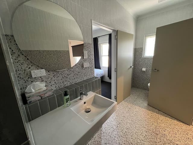 Two Rooms (Ensuite)