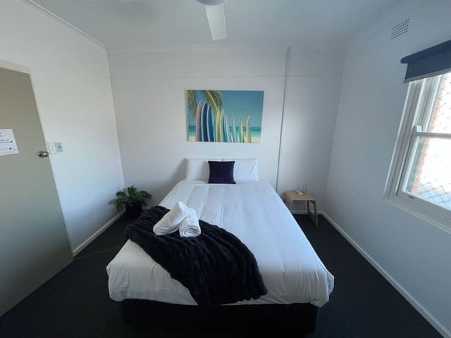 Queen Room (Shared Bathroom)