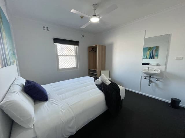 Queen Room (Shared Bathroom)
