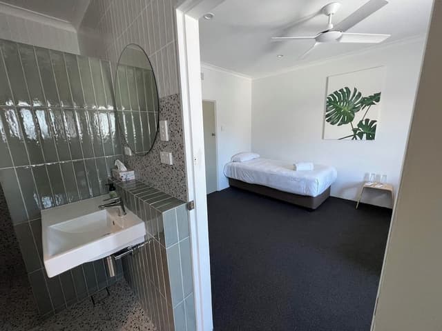 Two Rooms (Ensuite)
