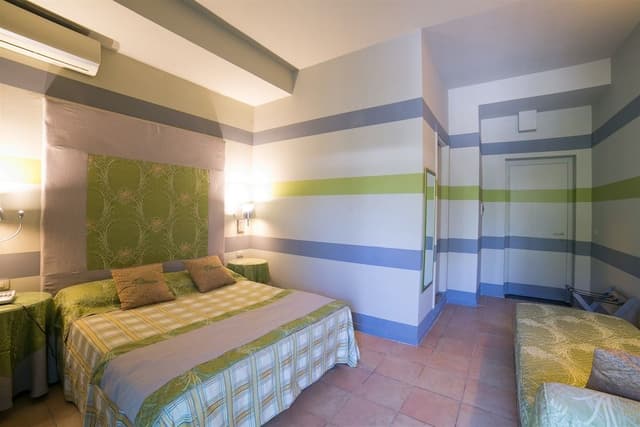 Comfort Triple Room