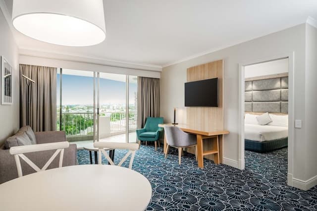 Suite, 1 King Bed