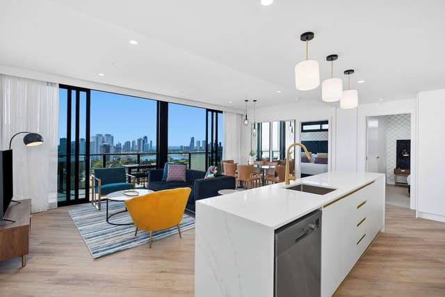 Room, 3 Bedrooms (Urban View)
