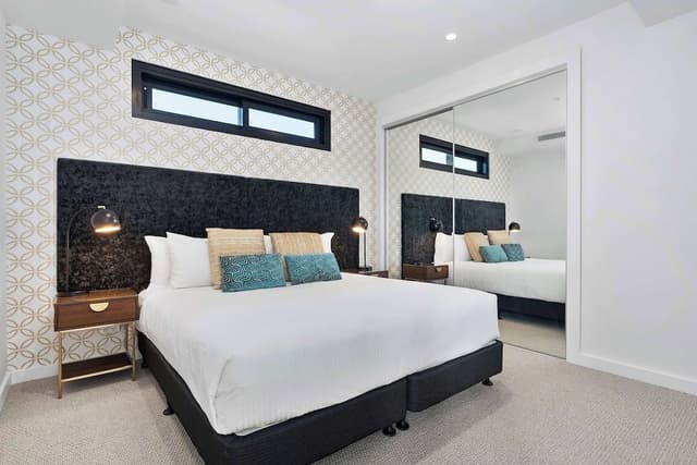 Room, 1 Bedroom (Urban View)
