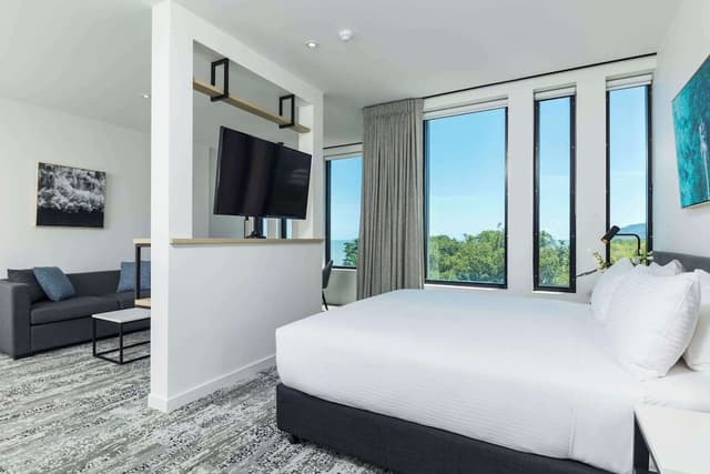 Deluxe Room - No Housekeeping