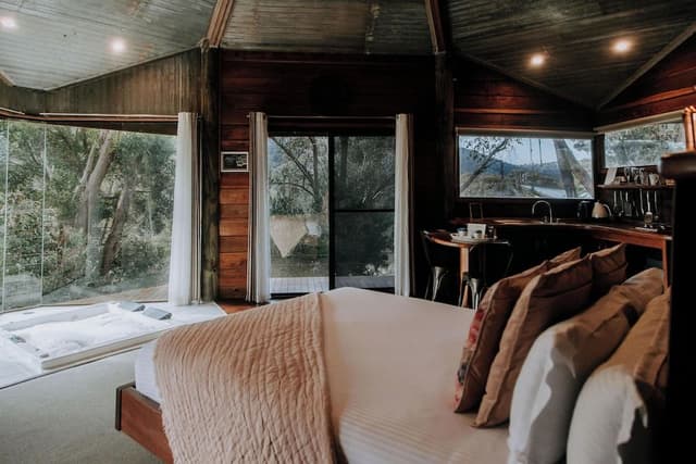 Signature Cabin
