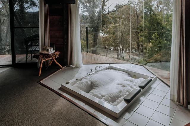Signature Cabin