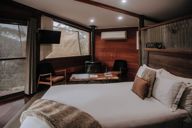 Romantic Cabin