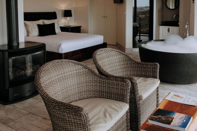Deluxe Studio Suite