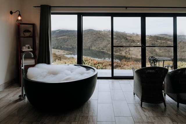 Deluxe Studio Suite