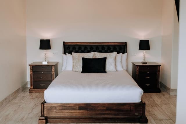 Deluxe Studio Suite