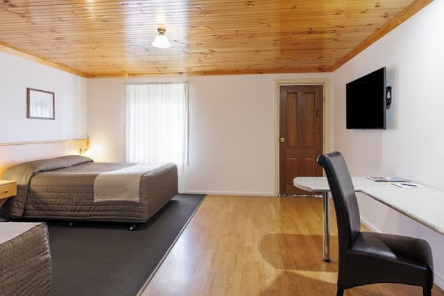 Executive Twin Room (Queen & Single)