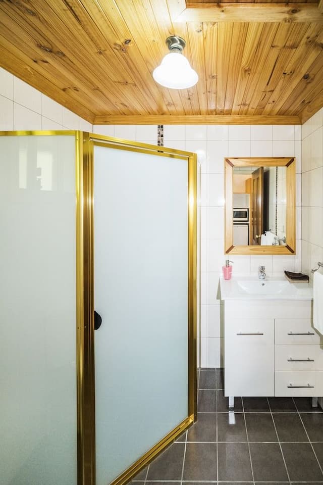 Executive Twin Room (Queen & Single)