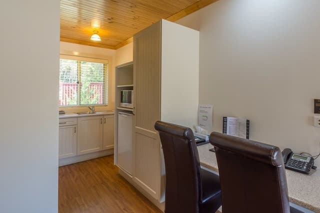 Executive Twin Room (Queen & Single)