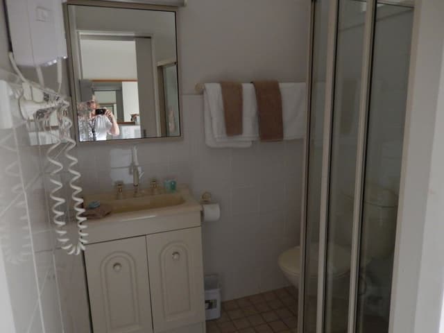 Standard Room, 1 Queen Bed (Upstairs)