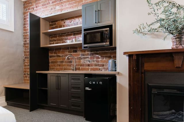 Executive Room, Fireplace