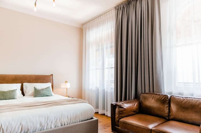 Deluxe Studio, 1 King Bed, Balcony