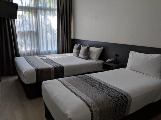Queen and Single Room