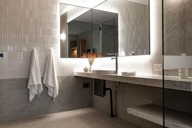 Premium Queen Room with Balcony