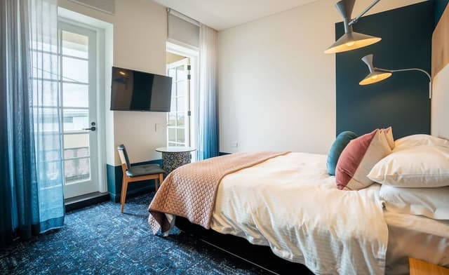 Premium Queen Room with Balcony