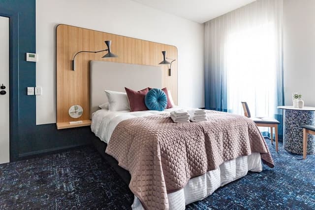 Deluxe Queen Room