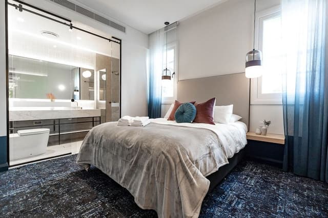 Premium Queen Room with Balcony