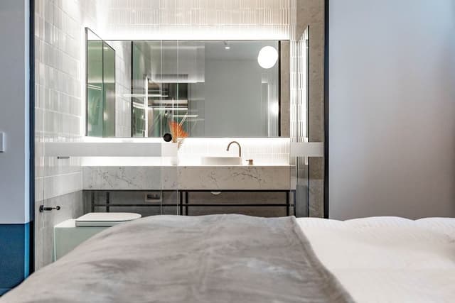 Premium Queen Room with Balcony