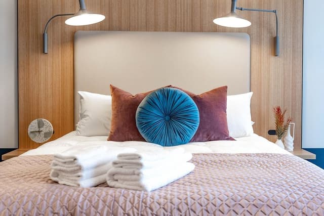 Premium Queen Room with Balcony