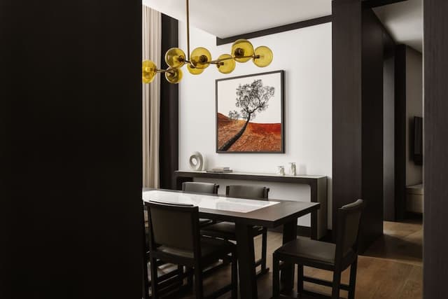 Suite (Macquarie)