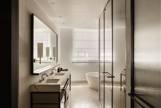 Deluxe Suite, 1 King Bed, Accessible