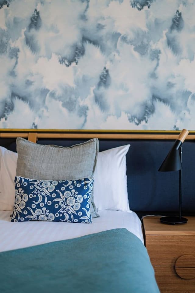 Boutique District View (King Bed)