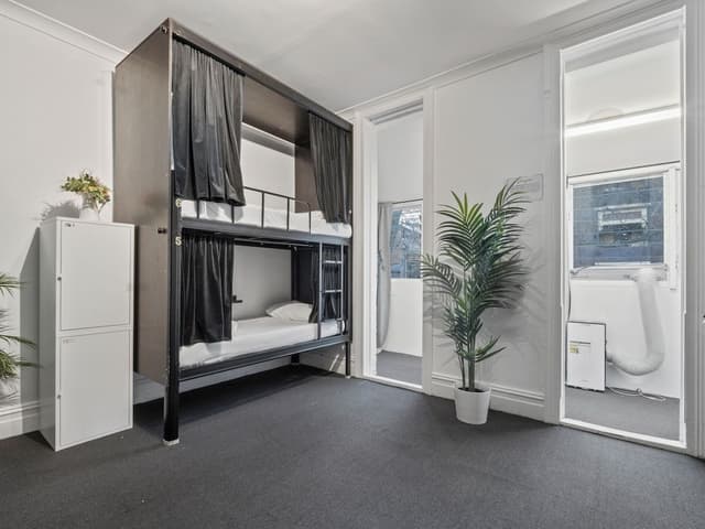 MIXED POD TWIN ROOM HARBOUR VIEW