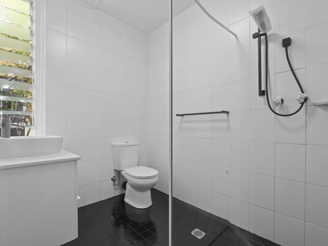 MIXED POD TWIN ROOM HARBOUR VIEW