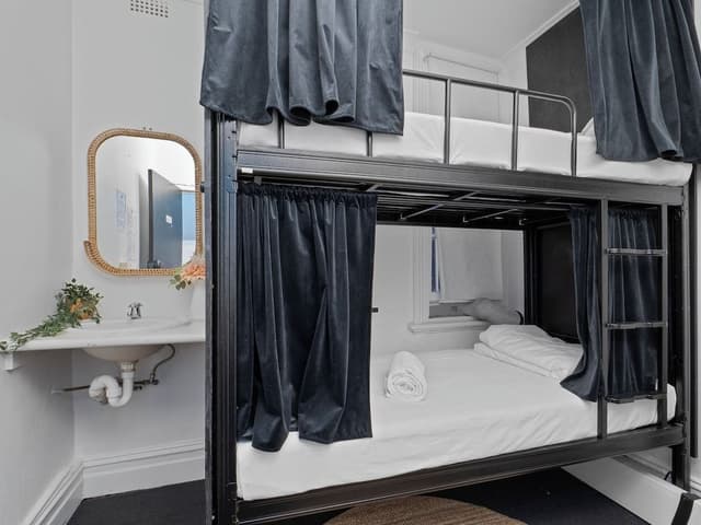 MIXED POD TWIN ROOM HARBOUR VIEW