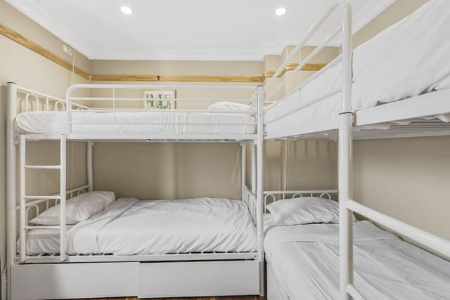 Female Only 4 Beds Share Room-Ensuite Bathroom